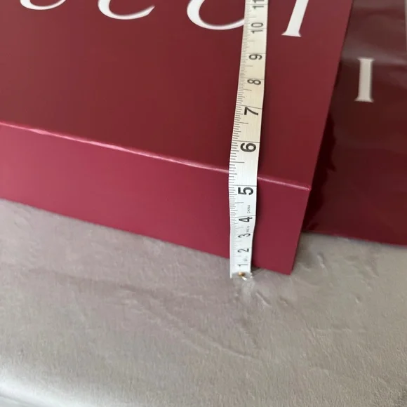 Gucci Box with Shopping Bag - Picture 9 of 10